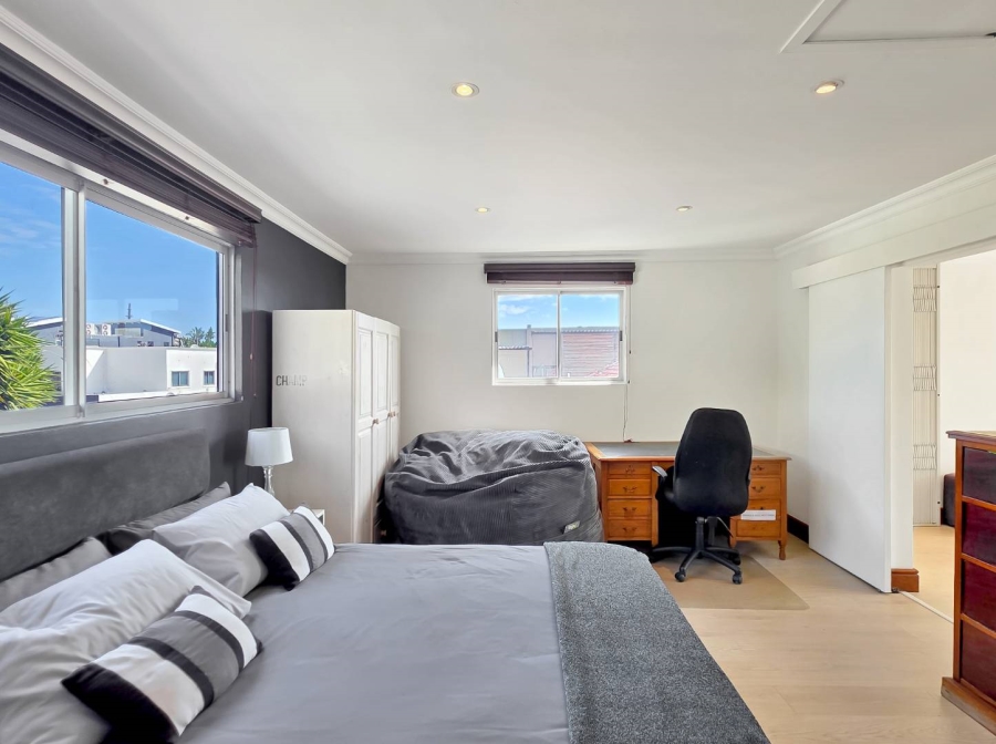 4 Bedroom Property for Sale in Fresnaye Western Cape